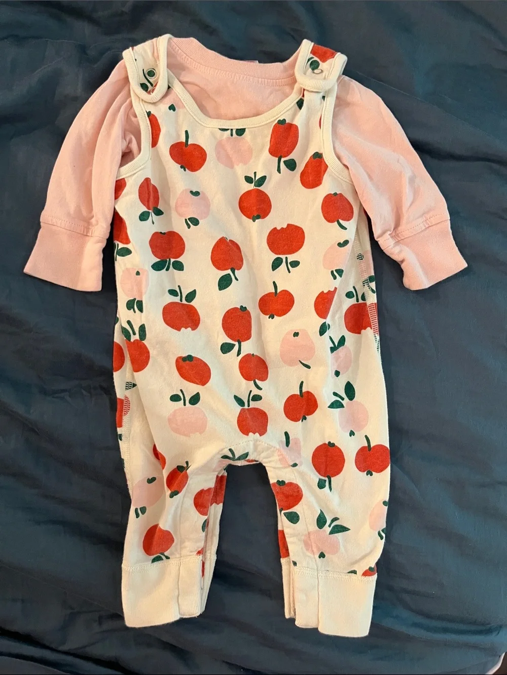 Hanna Andersson Apple-Print Baby One-Piece Romper Overalls & Tee Set 3-6 Mon